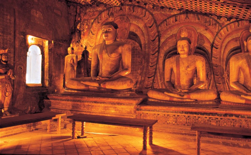人生で一度は訪れるべき！向かい合う２つの聖地・謎多き『スリランカ天空の宮殿　シーギリヤロック』